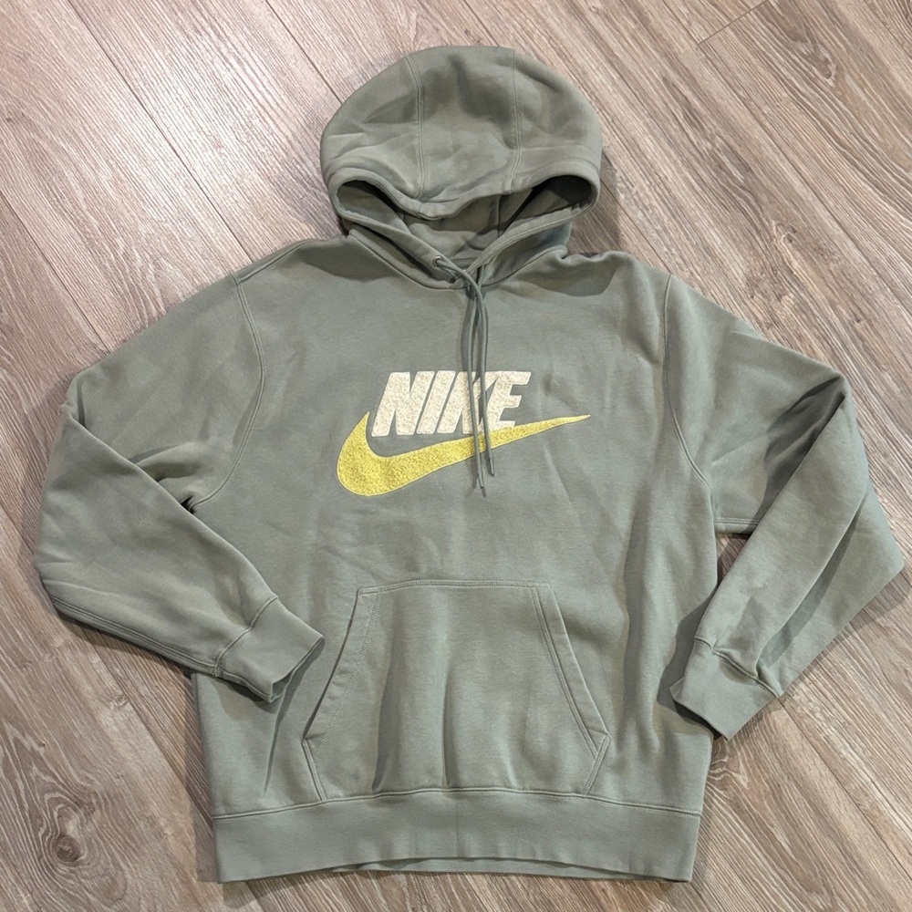 Nike Men's light sage men’s large Hoodie with Yellow Logo